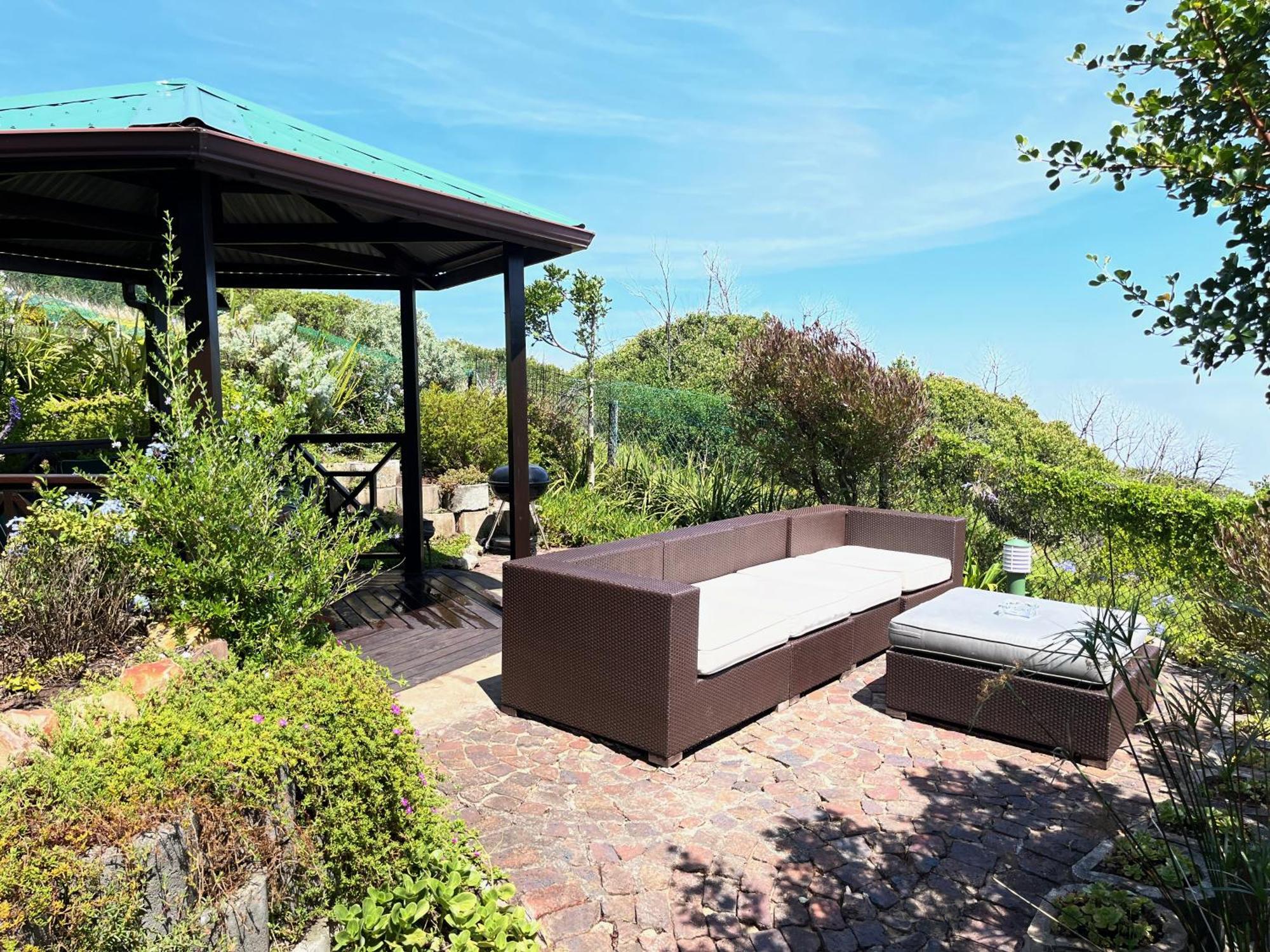 Peaceful Guest Suite With Balcony Views And Garden Setting Brenton-on-Sea Eksteriør billede